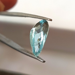 Aigue-marine naturelle bleu glace de 4,40 carats, taille poire facettée, translucide, pierre précieuse en vrac - Product Image 4