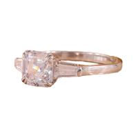 Bague de fiançailles à trois pierres en moissanite VVS D taille Asscher 1 carat, pierres latérales baguette coniques, plaqué or, sertissage à griffes, argent 925