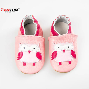 Chaussures en cuir pour bébé en gros, semelle souple, premières chaussures de marche pour nourrissons, confortables, antidérapantes, pour tout-petits, conception personnalisée disponible - Product Image 5