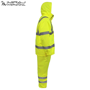 Nuevo Traje Impermeable Reflectante con Capucha, Cómodo y Personalizable, Transpirable y Protector para Exteriores - Product Image 2