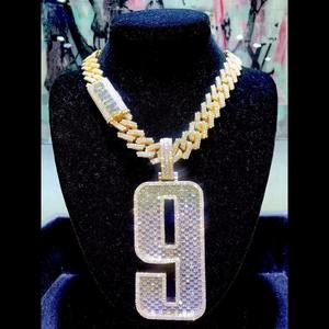 Breloque personnalisable en argent sterling plaqué or jaune 14 carats avec diamant taillé en lettre de 4 carats pour occasions spéciales - Product Image 2