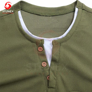 เสื้อเชิ้ตเฮนลีย์ผ้าวาฟเฟิลผู้ชาย แขนยาว แฟชั่นลำลอง มีกระเป๋าตัดสี สำหรับฤดูใบไม้ร่วงและฤดูหนาว - Product Image 3