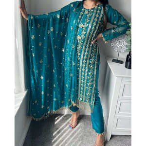 Conjunto Rojo de Diseñador para Mujer, Top Largo, Pantalón y Dupatta en Estilo Elegante, Talla M - Product Image 5