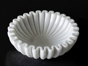 Bol à volants en marbre cannelé, élégant centre de table en marbre pour fruits, pour la décoration intérieure - Product Image 3