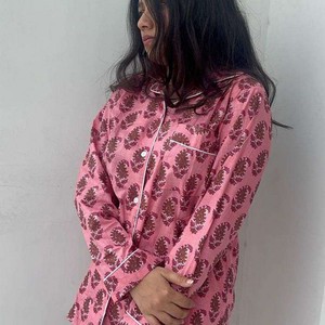 Ensemble de pyjama à imprimé floral pour femmes, manches longues, 100% coton, vêtements de nuit doux, longueur complète, col rabattu, tenue décontractée pour le printemps - Product Image 1