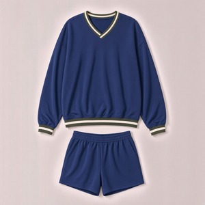 Ensemble sweat-shirt et short pour femme, col en V, vêtements décontractés, tenue confortable pour la détente, streetwear moderne pour femme - Product Image 3