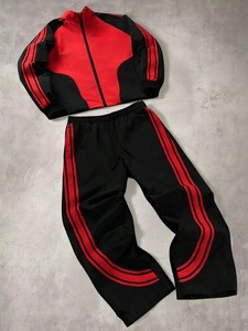Ensemble de survêtement unisexe en nylon coupe-vent à capuche, deux pièces, avec veste zippée et pantalon de jogging, personnalisable OEM pour l'hiver - Product Image 1