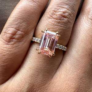Bague solitaire en or jaune 14 carats avec diamant rose taille émeraude de 3,01 carats, cultivé en laboratoire, sertie à griffes, cadeau romantique pour fiançailles ou soirée - Product Image 5