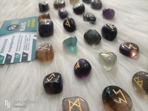 Ensemble de runes en fluorite naturelle multi-couleurs, 25 pièces, pierres de runes en cristal gravées, ensemble de divination avec pochette pour la méditation et la pratique spirituelle - Product Image 5