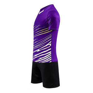 Camiseta de Fútbol para Hombre, Cuello en V, Manga Corta, Color Morado con Estampado de Rayas Blancas, Poliéster que Absorbe la Humedad, Corte Regular, para Todas las Temporadas - Product Image 2