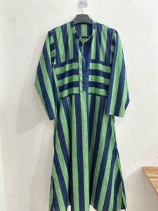 Robe longue décontractée d'été pour femme, style bohème hippie, coupe trapèze, avec dentelle, rayures en coton rose foncé, respirante - Product Image 1