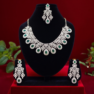 Ensemble de colliers de mode American Diamond - Élégant et éblouissant - Product Image 3