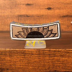 Nouvelle Arrivée Vente Chaude Western Élégant À La Main Outillé Gravé En Cuir Pinces À Cheveux En Cuir Griffe Cheveux Accessoires pour Femmes - Product Image 3