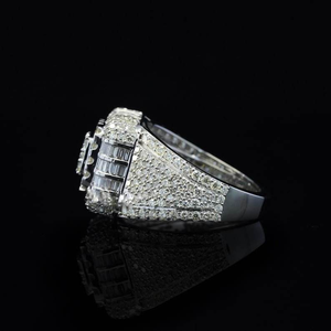 Bague de luxe pour homme en moissanite, sertie de diamants, avec halo de pierres en forme de coussin et baguette, style Iced Out, en argent, bijou de déclaration - Product Image 2