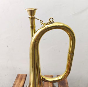 Trompette en laiton style vintage, instrument de musique antique, cor cérémoniel pour festival et performance scénique - Product Image 4