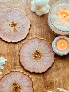 Magnifiques sous-verres en résine époxy faits à la main avec un design artistique pour une décoration de table moderne - Product Image 3