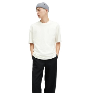 T-shirt en coton de haute qualité pour des tenues décontractées conçues avec style et confort disponibles en plusieurs tailles et couleurs - Product Image 1