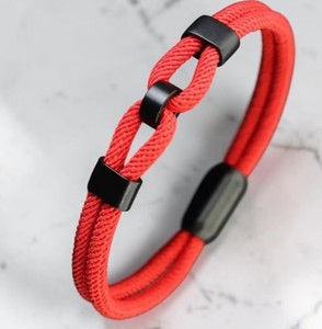 Pulsera de cuerda para hombre con cierre magnético – Estilo minimalista con cordón de acero inoxidable - Product Image 1