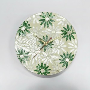 Horloge murale en mosaïque de nacre de qualité supérieure, faite à la main, à prix avantageux, incrustations de coquillages. - Product Image 6