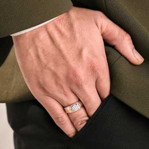 Anillo Solitario de Diamante Cultivado en Laboratorio de 1.00 Quilates, Corte Redondo, VS1, para Hombre, con Engaste de Bisel, Oro Sólido de 14K, Regalo para Amigos, para Bodas y Fiestas - Product Image 4