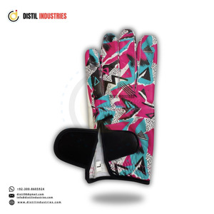 Gants de golf anti-transpiration pour toutes les conditions météorologiques, avec ajustement respirant, adhérence solide, paume flexible et contrôle de l'humidité pour les golfeurs - Product Image 1