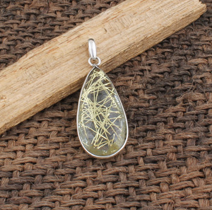 Colgante de Cuarzo Rutilado Dorado Natural Vintage, Plata de Ley 925 con Baño de Platino, Cuarzo Transparente con Inclusiones Doradas, Piedra del Éxito - Product Image 3