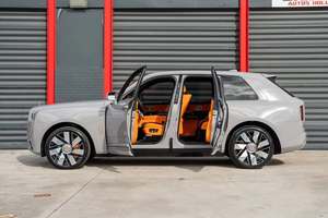 SUV de luxe Cullinan 2025 d'occasion, V12 biturbo de 6,75 L - Product Image 3