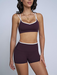 Nuevos conjuntos de yoga personalizados 2026: sujetador deportivo y leggings cortos por encima de la rodilla para mujer, ideales para fitness, gimnasio y entrenamiento, shorts de ciclista largos sin costuras. - Product Image 4