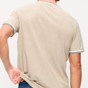 T-shirt personnalisé 100% coton noir à manches courtes avec bordure blanche, col rond, coupe décontractée, style streetwear - Product Image 5