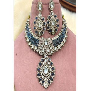 Ensemble collier et boucles d'oreilles en perles plaquées or de qualité supérieure, moissanite, style traditionnel, luxe, pour mariage, bijoux pour femmes - Product Image 2