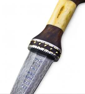 Cuchillo artístico de hoja fija de acero de Damasco forjado a mano con mango adornado con hueso y palisandro - Product Image 4