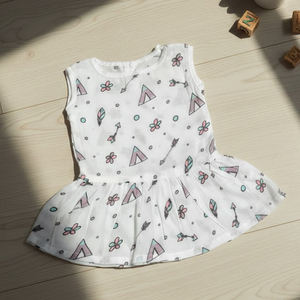 Robe en coton pour bébé fille, axée sur le confort, avec une texture douce et un design élégant et ludique, pour tous les jours et les occasions spéciales - Product Image 5