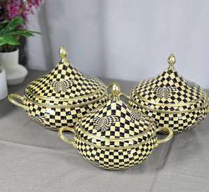 Cacerola de Acero Inoxidable de Lujo con Superficie Pulida para Mesa de Comedor Moderna y Servicio de Comida Elegante - Product Image 3