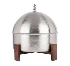 Moderno calentador de alimentos tipo buffet de dos tonos con tapa de cúpula de acero inoxidable para servicio de catering en hoteles contemporáneos. - Product Image 3