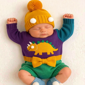 Ensemble tricoté pour bébé prêt à offrir, vêtements doux pour nourrissons conçus pour la chaleur et le confort des nouveau-nés, production sur mesure - Product Image 3