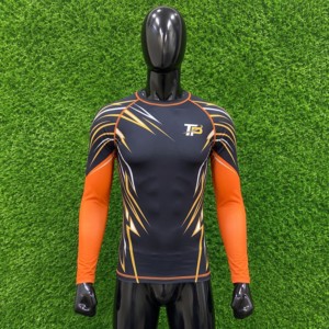 Produits haut de gamme - T-shirt de sport à manches longues pour homme, design samouraï, noir et orange, impression par sublimation, séchage rapide - Product Image 1