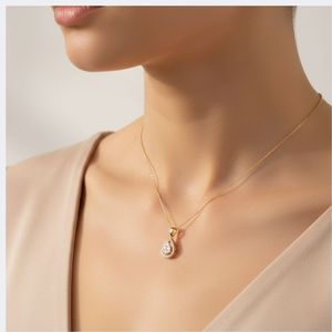 Collar con Colgante de Diamante Cultivado en Laboratorio, Corte Redondo de 0.50CTW, Chapado en Oro de 9K, Certificado IGI, con Halo - Product Image 6