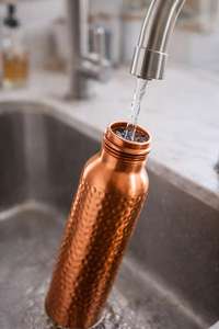 Bouteille d'eau traditionnelle en cuivre pur, écologique, finition polie, forme classique, certifiée CE pour une consommation quotidienne saine - Product Image 3