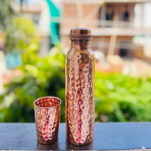 Botella de cobre con construcción de espesor uniforme que garantiza resistencia, durabilidad y un rendimiento consistente a lo largo del tiempo. - Product Image 1