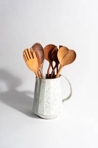 Cuillère en bois artisanale avec long manche lisse pour la cuisine quotidienne, la préparation des soupes, du riz, des salades, ustensile durable et antiadhésif - Product Image 6
