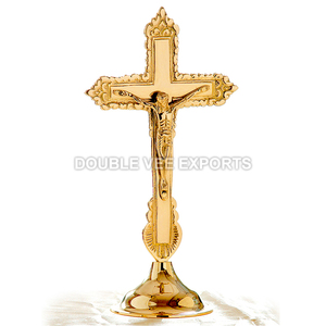 Crucifijo de pie de latón chapado en oro |   Cruz de Altar Católica para Iglesia – DOUBLE VEE EXPORTS - Product Image 2
