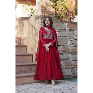Robe trapèze en mousseline multicolore avec broderies de paillettes et de perles pour les occasions festives - Product Image 6