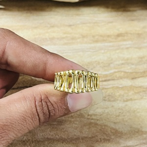 Bague gothique tendance en forme d'os, bagues gothiques en laiton pour femmes, plaqué or 18 carats, bijoux punk squelette, vente en gros/OEM/ODM - Product Image 5