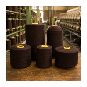 Fil à coudre 100% coton, filé à anneaux, teinté en brun foncé, pour le tissage textile, absorbant l'humidité, fabriqué en Inde. - Product Image 1