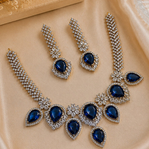 Ensemble collier et boucles d'oreilles pour femme JeweleMarket, plaqué or, pierres en cristal, style ethnique, pour mariage, fiançailles, anniversaire, fête, provenant du Maharashtra - Product Image 2