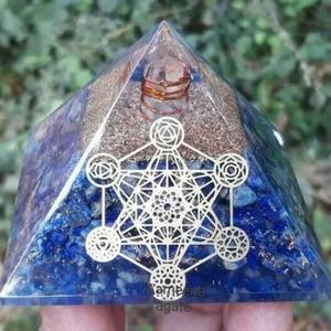 Pirámide de Orgón Hecha a Mano con Cristal de Cuarzo Lapislázuli y Bobina de Cobre para Sanación Energética y Protección EMF de Aameena Agate - Product Image 3