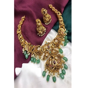 Ensemble collier et boucles d'oreilles de luxe de qualité supérieure, finition or antique, avec moissanite, pour femmes, pour mariage et soirée - Product Image 1