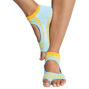 Calcetines de Ballet Antideslizantes, Calcetines de Danza sin Dedos con Logotipo Personalizado, Fábrica JZVINA, Calcetines Cortados para Mujer para Pilates y Yoga, con Agarre Superior Certificado - Product Image 3