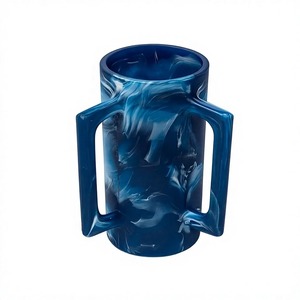 Pichet en résine marbrée bleue, distributeur de boissons moderne avec deux poignées pour la décoration de table de fête et le service de boissons - Product Image 6