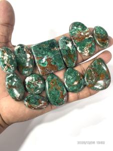 Chrysocolle verte naturelle, pierres précieuses en vrac, cabochons de formes et tailles variées, environ 20 à 30 mm - Product Image 5